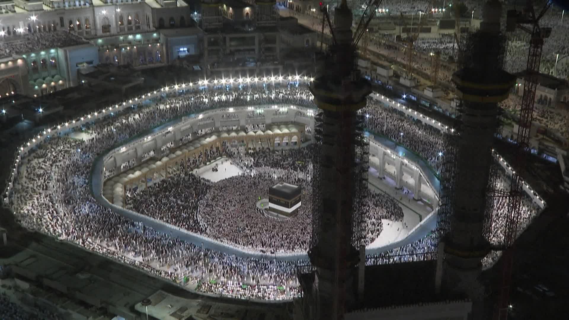 السعودية _ ضيوف الرحمن يؤدون طواف القدوم في المسجد الحرام - snapshot 22.6